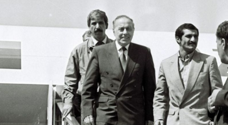 حیدر علی‌اف، رئیس جمهور پیشین آذربایجان -که بعد از مرگ او پسرش الهام جانشینش شد- اصالتا از منطقه نخجوان بود که دوره خودگردانی آن اخیرا در عمل به پایان رسید